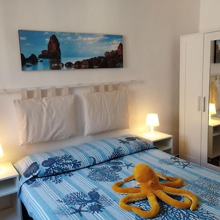 Andrea'S Guesthouse คาตาเนีย ภายนอก รูปภาพ
